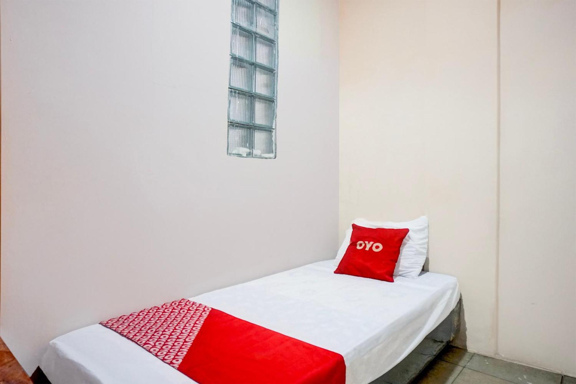 Hotel O Medan City Center Near Plaza Medan Fair Exterior photo