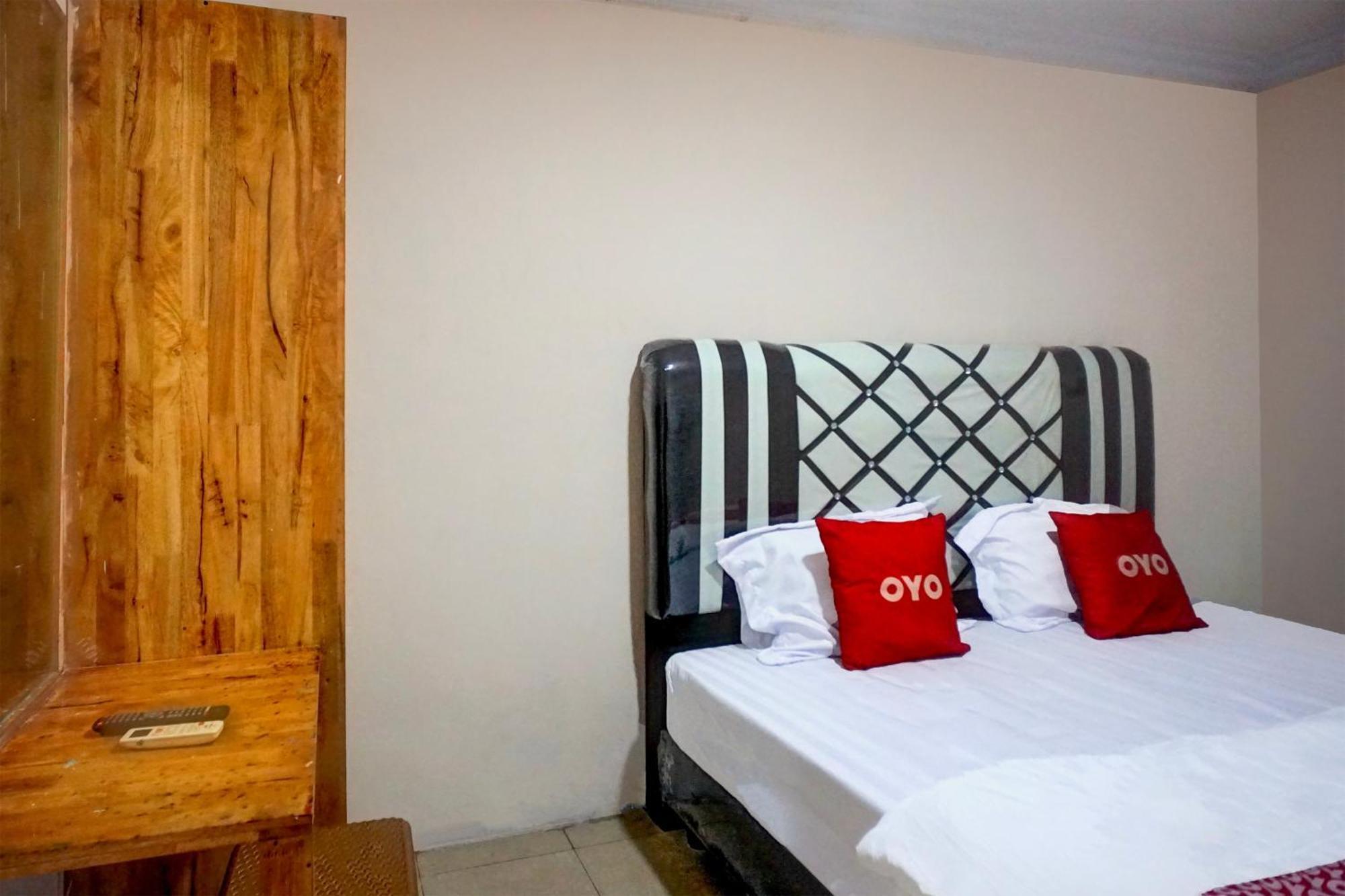 Hotel O Medan City Center Near Plaza Medan Fair Exterior photo
