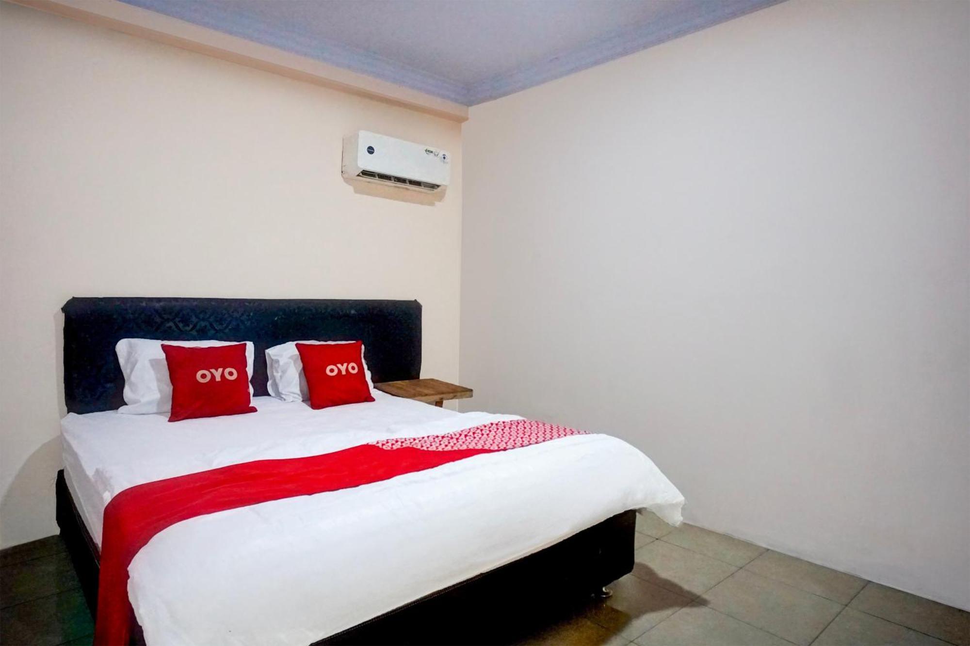 Hotel O Medan City Center Near Plaza Medan Fair Exterior photo