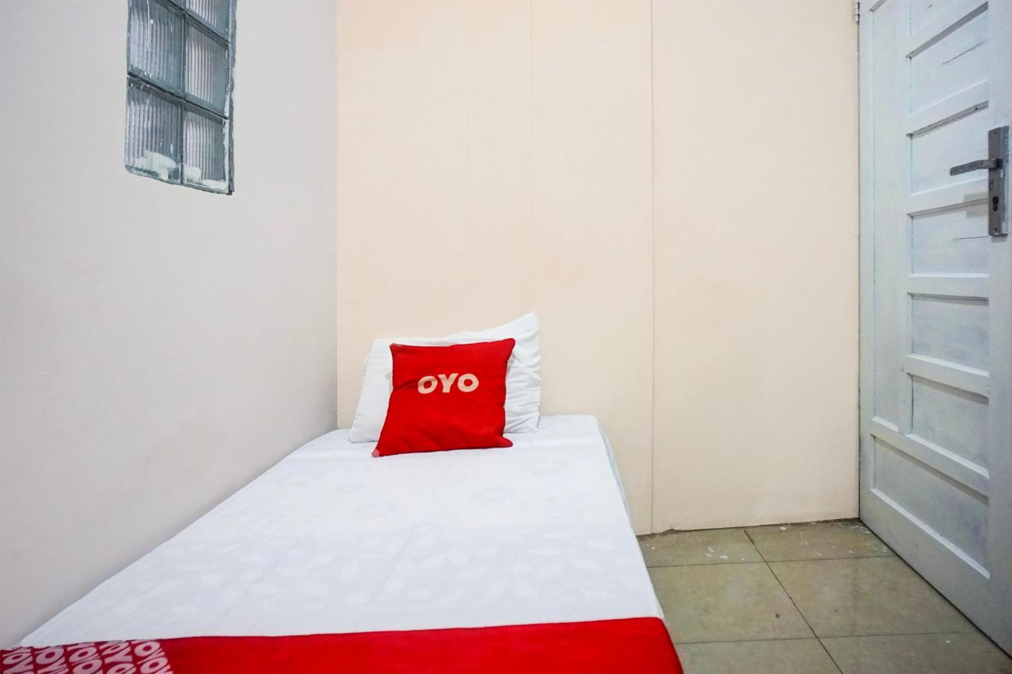 Hotel O Medan City Center Near Plaza Medan Fair Exterior photo